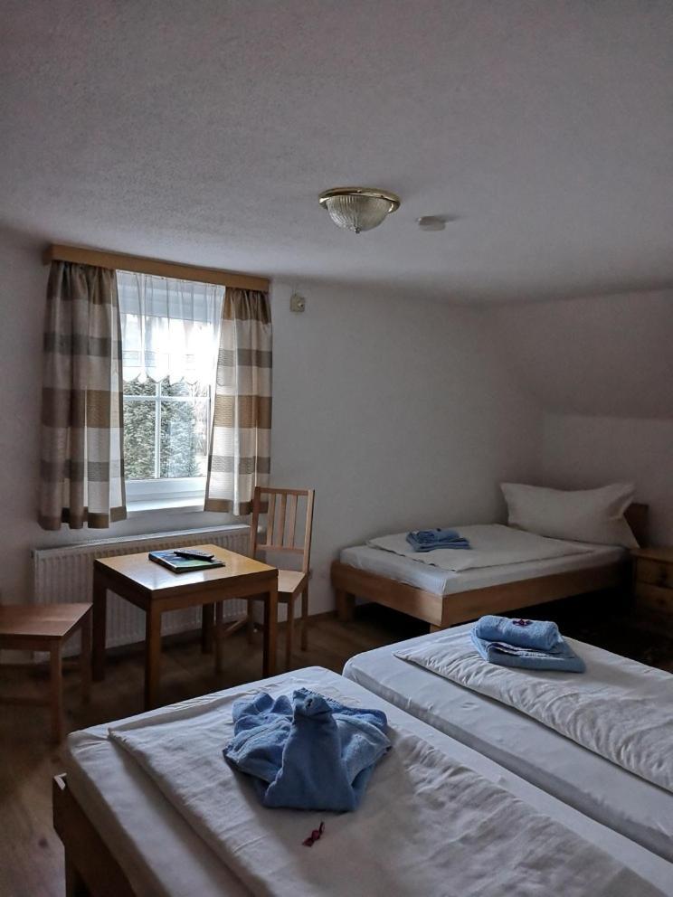 Gasthof Widenschek Thalheim ภายนอก รูปภาพ